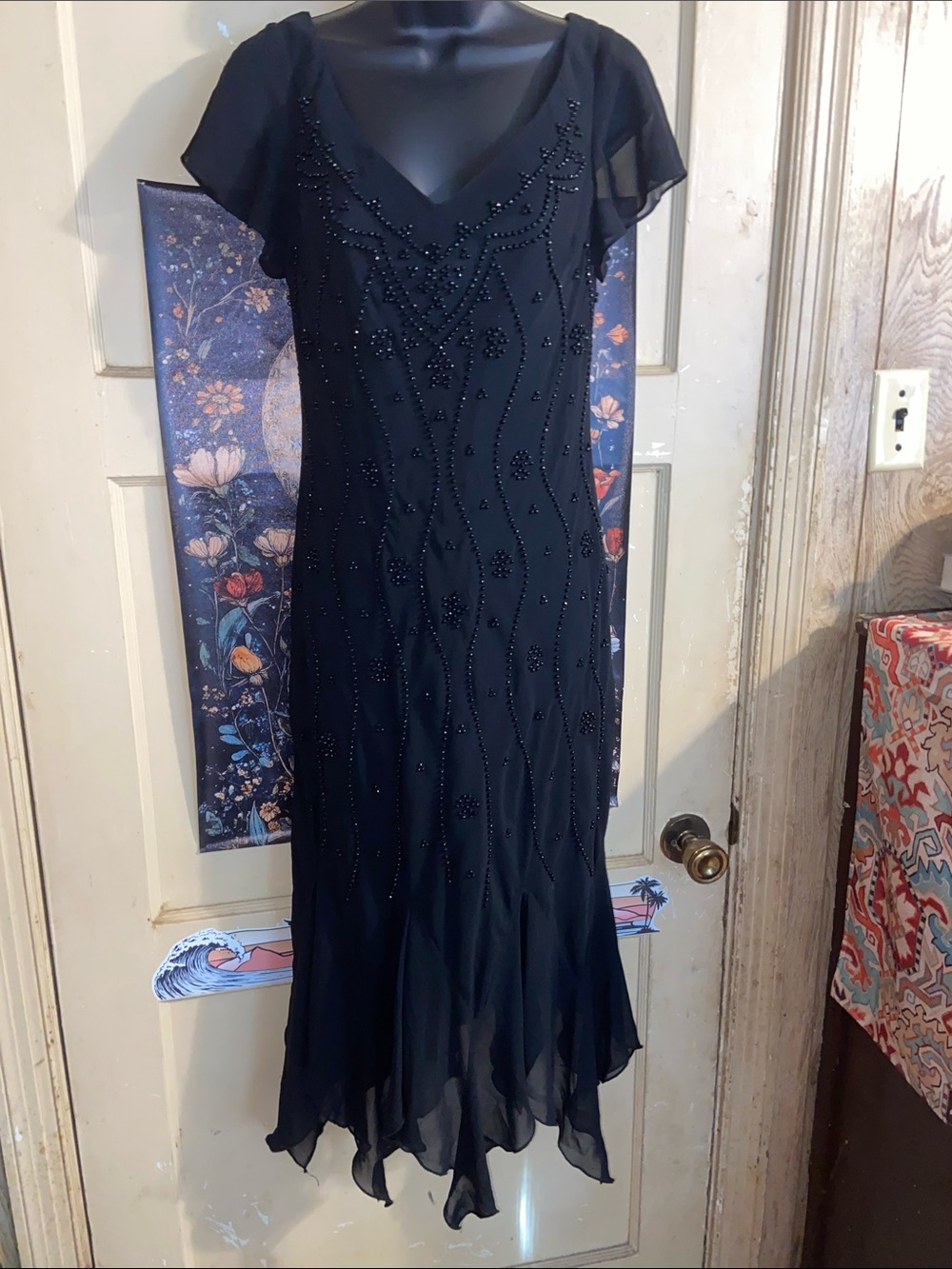 Elegant Black Gothic Beaded V-Neck Dress - Picture 2 of 8